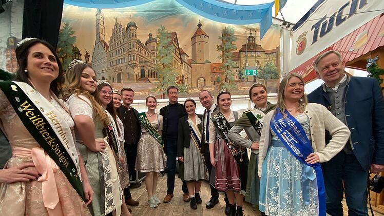 O'zapft is! Das Frühlingsfest am Dutzendteich beginnt