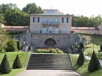 Das Bellevue befindet sich im Schlosspark des Staatsbades Brückenau. Lange wurde für das Anwesen ein Pächter gesucht. Fotos: Ulrike Müller