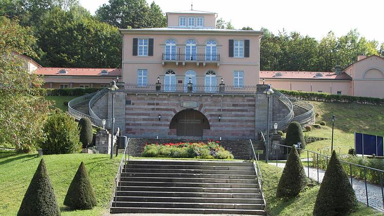 Das Bellevue befindet sich im Schlosspark des Staatsbades Brückenau. Lange wurde für das Anwesen ein Pächter gesucht. Fotos: Ulrike Müller