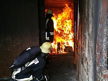 Die Zeitlofser Wehr kann nun den eigenen Brandcontainer für Übungszwecke und Vorführungen nutzen.  Foto: Markus Ullrich