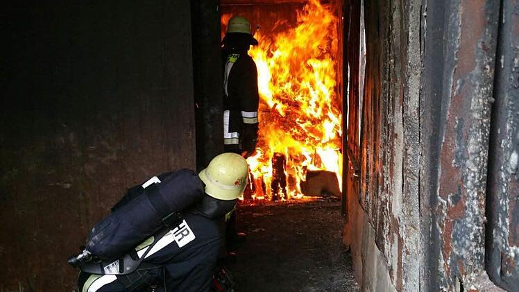 Die Zeitlofser Wehr kann nun den eigenen Brandcontainer für Übungszwecke und Vorführungen nutzen.  Foto: Markus Ullrich