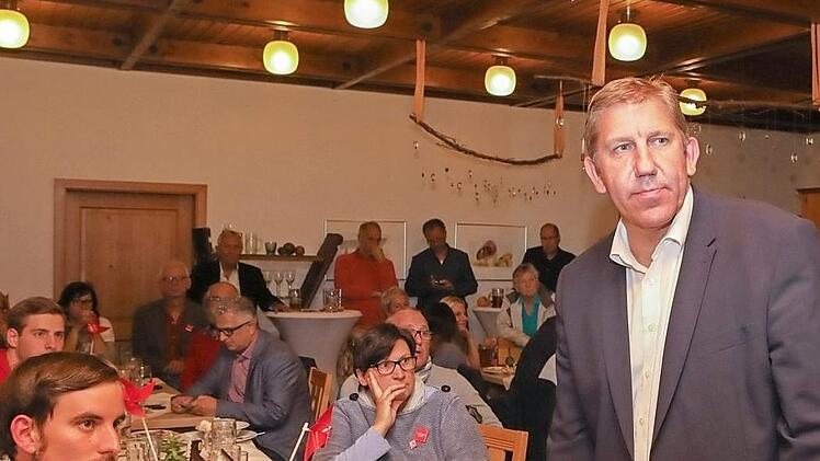 Andreas Schwarz (rechts) erlebte in Strullendorf einen Abend mit gemischten Gefühlen.  Foto: Barbara Herbst
