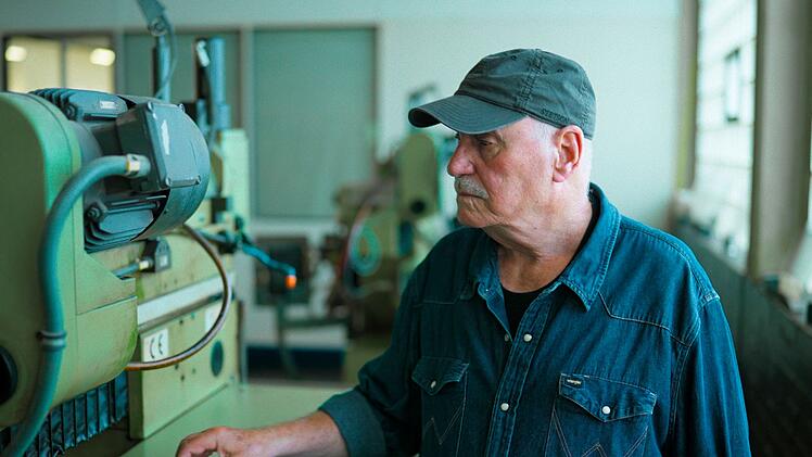 Rolly Brings hat lange bei Ford gearbeitet. Im WDR spricht er &uuml;ber die Vergangenheit und Zukunft des Automobilherstellers.