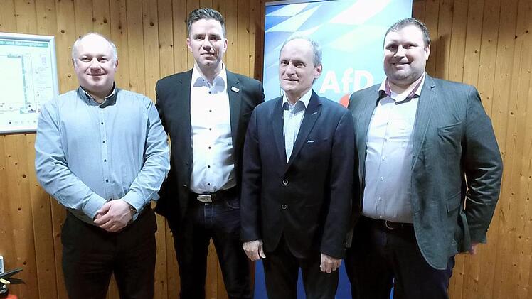 Ortsvorsitzender Christian Beßler, Landtagsabgeordneter Ferdinand Mang, Kreisvorsitzender Siegfried Ermer und stellvertretender Ortsvorsitzender René  Jentzsch (v. l.) sind im Hinblick auf die kommenden Wahlen guter Dinge. Fotos:  Britta Schnake