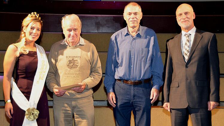 Ehrung: Tennis-Club Rot-Weiß Bad Kissingen Mannschaft Herren über 70 Jahren. Foto: Peter Rauch