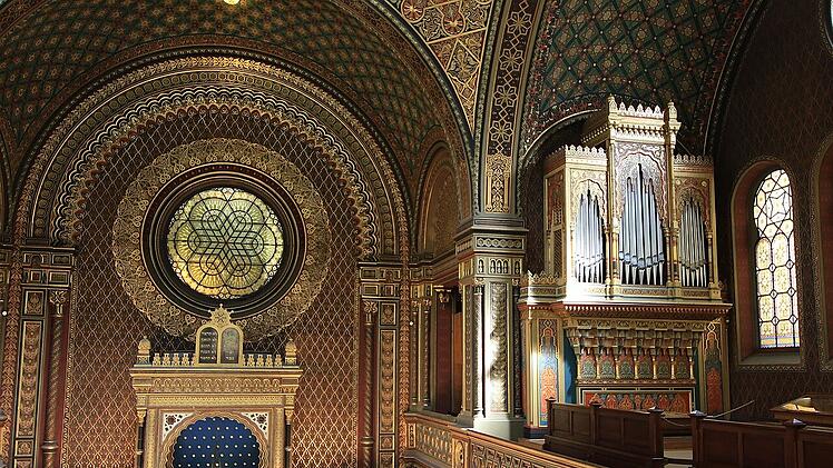 Die Spanische Synagoge in Prag ist im maurischen Stil erbaut.