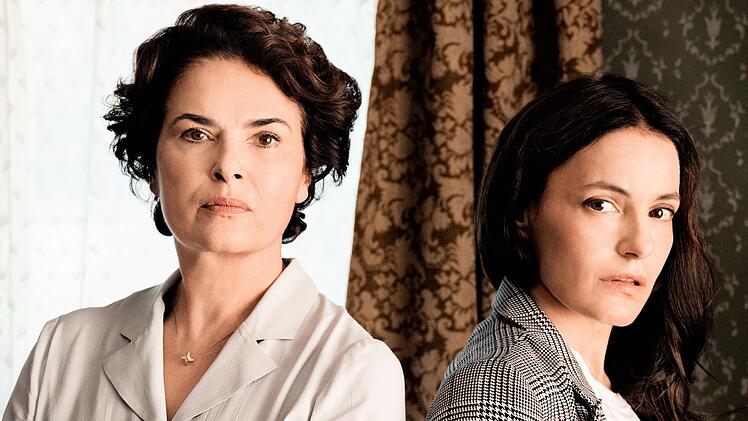 Margot (Barbara Auer, links) nahm damals die Kinder ihrer Schwester, die heute Ina Winter (Nicolette Krebitz) hei&szlig;t, auf, als diese als Dissidentin in den Westen ging.
