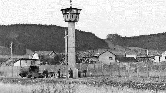 Wachtürme, so wie bei Heinersdorf, sorgten für eine lückenlose Überwachung.Repro Fleischmann