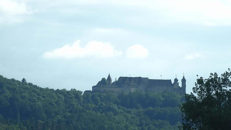 Blick zur Veste Coburg Mitte Juni von Dörfles-Esbach ausFoto Jochen Berger