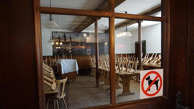 Die Wirtsstuben in der Klostersch&auml;nke sind geschlossen. Ab 25. Februar k&ouml;nnen Freunde des Kreuzbergs hier wieder ihr Klosterbier genie&szlig;en.  Foto: Marion Eckert