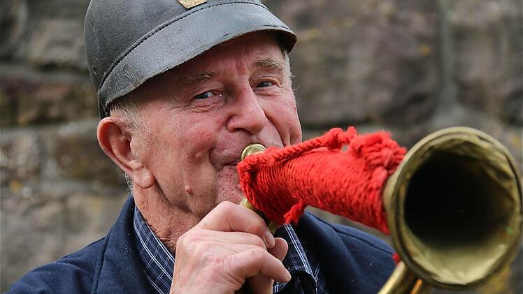 Ludwig Fürst blies in jungen Jahren das Feuerwehrhorn.  Fotos: Gerd Schaar