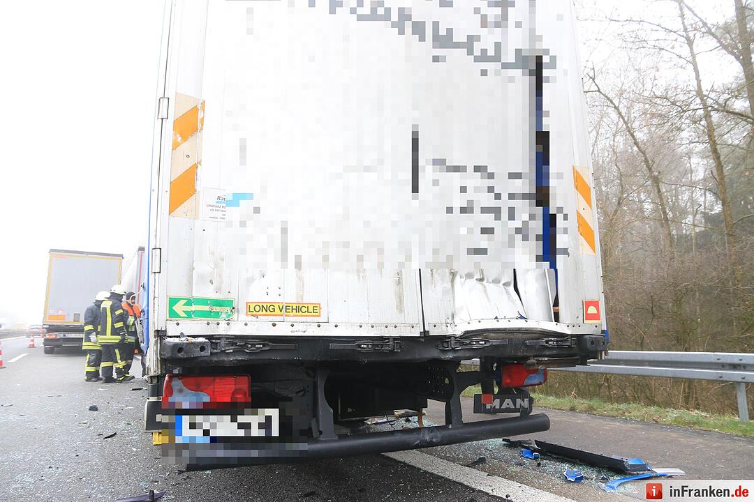 Unfall mit drei Lkw auf A3 bei Höchstadt
