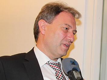 Klaus Löffler ist der neue Landrat im Kreis Kronach. 62,01 Prozent entschieden sich für den CSU-Kandidaten, der damit einen deutlichen Sieg gegen SPD-Mann Norbert Gräbner einfuhr.  Foto: Archiv