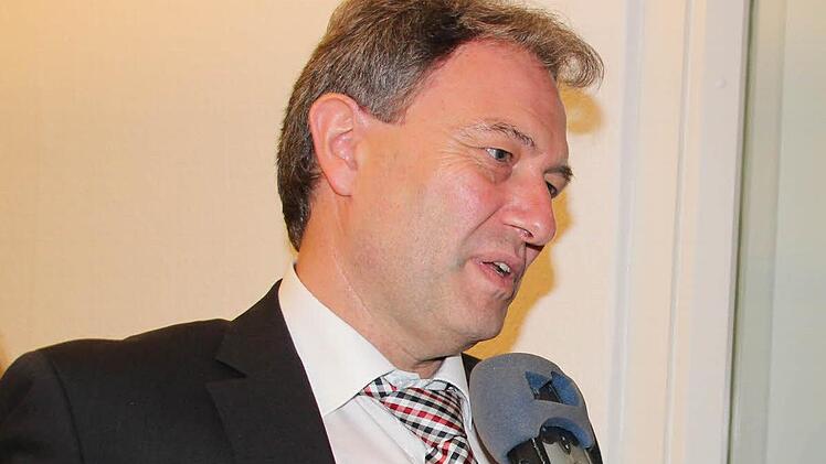 Klaus Löffler ist der neue Landrat im Kreis Kronach. 62,01 Prozent entschieden sich für den CSU-Kandidaten, der damit einen deutlichen Sieg gegen SPD-Mann Norbert Gräbner einfuhr.  Foto: Archiv