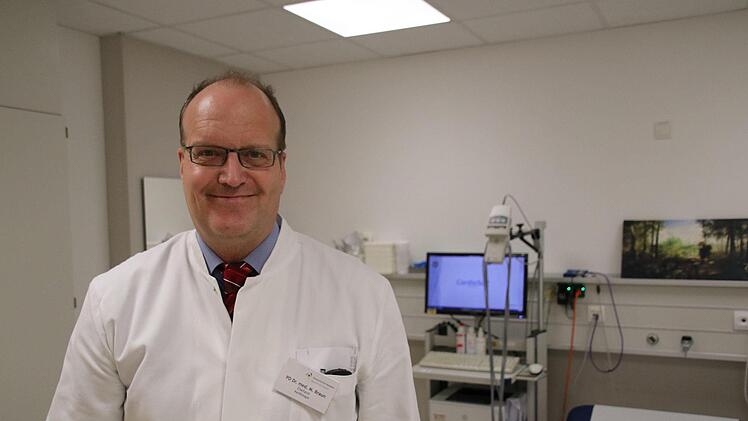 Das menschliche Herz ist das Spezialgebiet von Kardiologe Martin Braun (rechts) am Bamberger Klinikum.   Foto: Sebastian Schanz