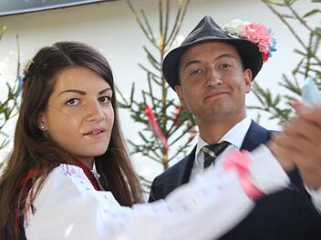 Sechs Zechpaare luden zum Plantanz Foto: Veronika Schadeck