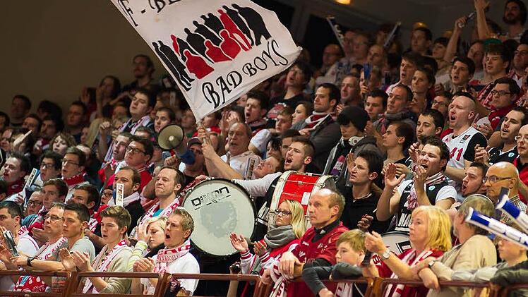 Würzburger Fans. Foto: Tobias Köpplinger