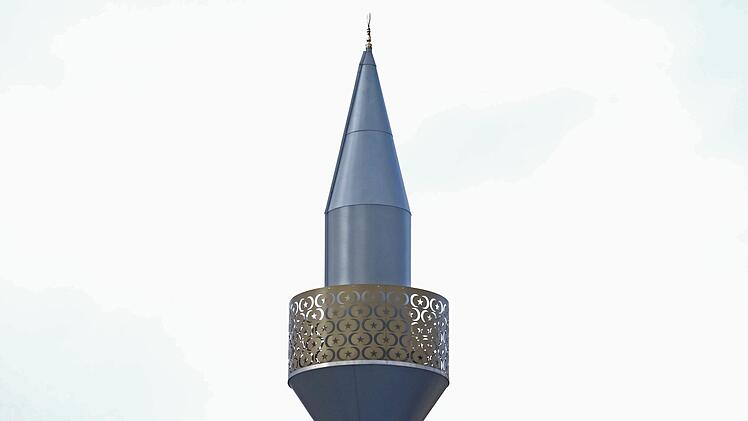 Minarett in der Sally-Ehrlich-Straße in Coburg. Anhänger des Islam werden das "Multireligiöse Gebet" am Sonntag mitfeiern. Foto: Jochen Berger