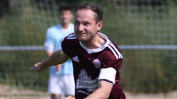 Die Lichtenfelser um Kapit&auml;n Pascal Scholz standen gut in der Abwehr und setzen in der Offensive gef&auml;hrliche Nadelstiche.  Foto: Hans Will