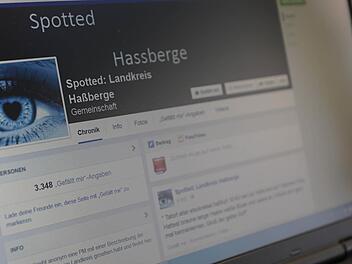 Facebook-Seiten wie diese haben ein Ziel: Menschen aus der Umgebung, die sich schon einmal begegnet sind, zu verkuppeln. Foto: Sarah Dann