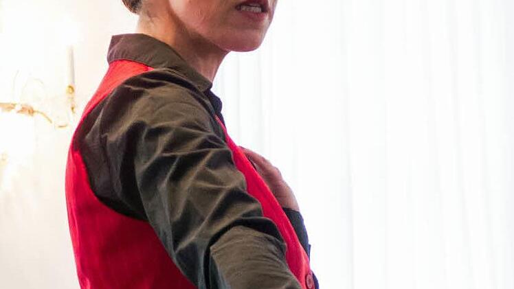 Impressionen von Anja Lenßens Brecht-Programm beim Rodacher RückertkreisFoto: Jochen Berger