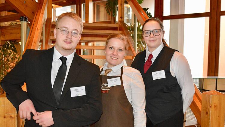 Nicole Rost (Mitte) vom Kaiserhof Victoria aus Bad Kissingen wurde zweite Foto: Kathrin Kupka-Hahn