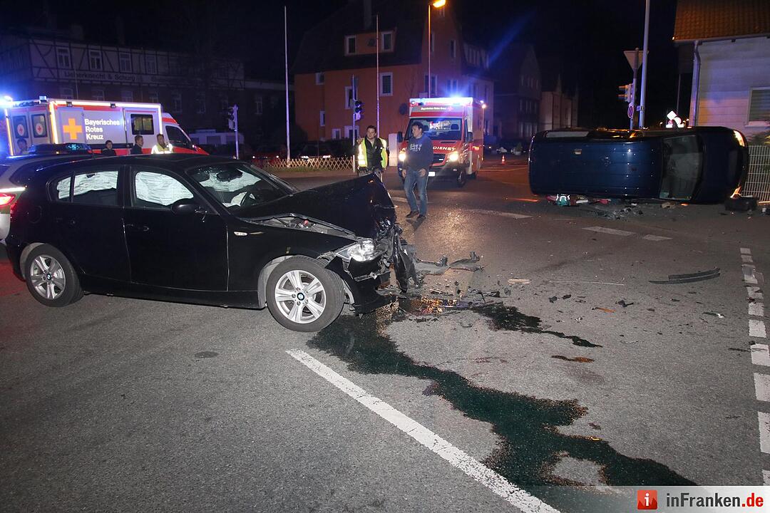 Coburg: Zwei Autos kollidieren an Kreuzung – zwei Verletzte