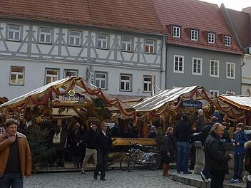 Das Winterdorf will am 2013 wieder nach Kulmbach kommen. Aber die Familie Grauberger plant Änderungen, um die Attraktivität zu steigern. Fotos: Archiv