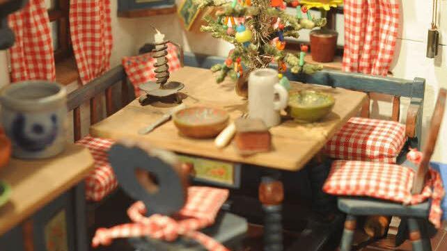 In der Bauernstube steht - der Jahreszeit entsprechend - natürlich auch ein Weihnachtsbaum.