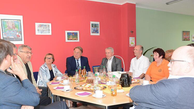 Minister Helmut Brunner zu Gast bei der Kulmbacher Tafel Foto: Dagmar Besand