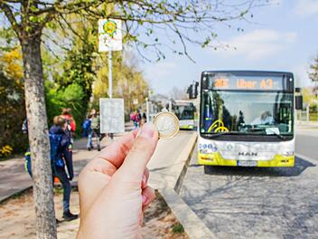 Schüler und Azubis sollen  von dem neuen 365-Euro-Ticket profitieren und für einen Euro pro Tag im Verbundgebiet des VGN fahren. Foto: Franziska Rieger/Archiv