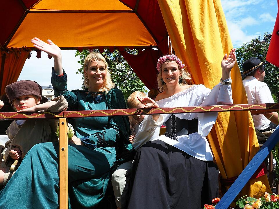 Großer historischer Festzug durch Bad Kissingen!