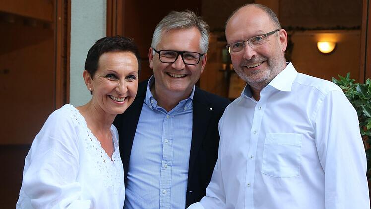 Begrüßung der Gäste zur BR-Lesernacht an der Naturbühne Trebgast  Foto: Jürgen Gärtner