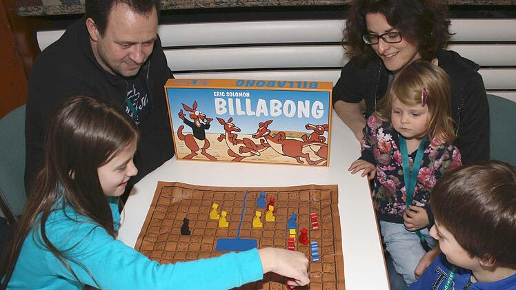 Die ganze Familie im Einsatz: Konzentriert bei "Billabong" waren (von links) Alexa, Karsten, Sonja, Anna und Niklas Gerike aus Obertheres. Foto: Ralf Naumann