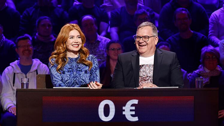 Elton und die Fernsehmoderatorin Palina Rojinski spielten zuletzt Ende 2023 bei einer XXL-Ausgabe miteinander. Ohne Erfolg ...