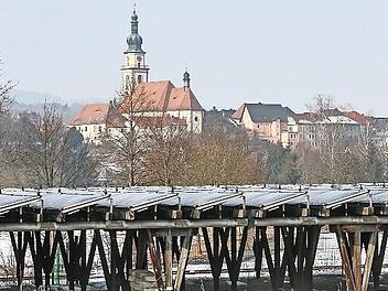 Die Stadt Stadtsteinach würde gerne den Auftrag für die neue Photovoltaikanlage im Freibad vergeben, allerdings ist bislang kein Angebot eingegangen.