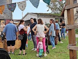 Das Hoffest war nicht nur ein Fest für die Sinne, sondern auch ein wichtiger Beitrag zur Förderung des regionalen Bewusstseins für ökologische Landwirtschaft und nachhaltige Ernährung.
