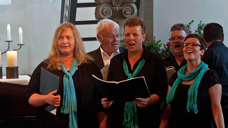 Der Laurentiuschor Meeder beeindruckte die Zuhörer auch mit engagiert vorgetragenen Gospels. Fotos: Jochen Berger