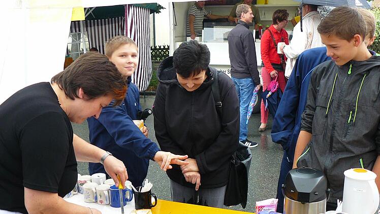 Kaffee und Kuchen verkaufte der RSC.