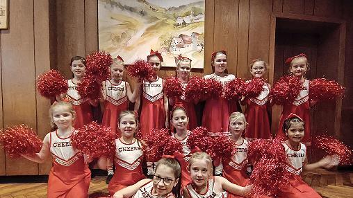 Die „Drehwürmerbande“ des TV Weidhausen begeisterte bei der Seniorenweihnachtsfeier.