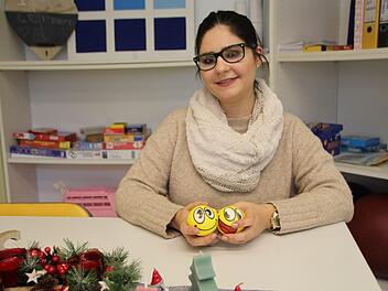Sie tanzt, spielt Fußball und ist ganz nah an den Kindern dran: Lindita Memedi, Jugendsozialarbeiterin an der Grundschule Wildflecken. Foto: Julia Raab