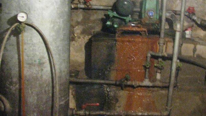 Pumpe und Tank