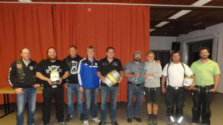 Die Gewinner des Vereine- und Firmenschießens von li Hermann Hartmann, Andreas Reuß, Jens Beckm Jochen Wehner, Herry Pfrang, Jürgen Kreile, Claudia Hurst, Harald Eiba und Oliver Wenzel