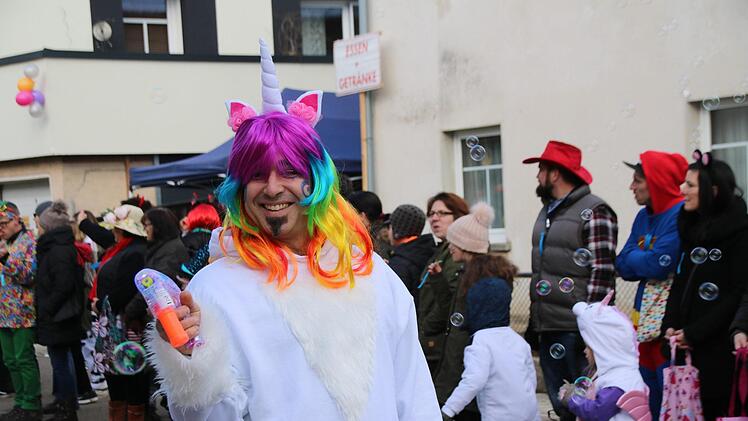 Faschingszug in Poppenlauer.Heike Beudert