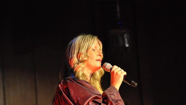 Nicole Fischer als Solistin. Foto: Peter Klopf