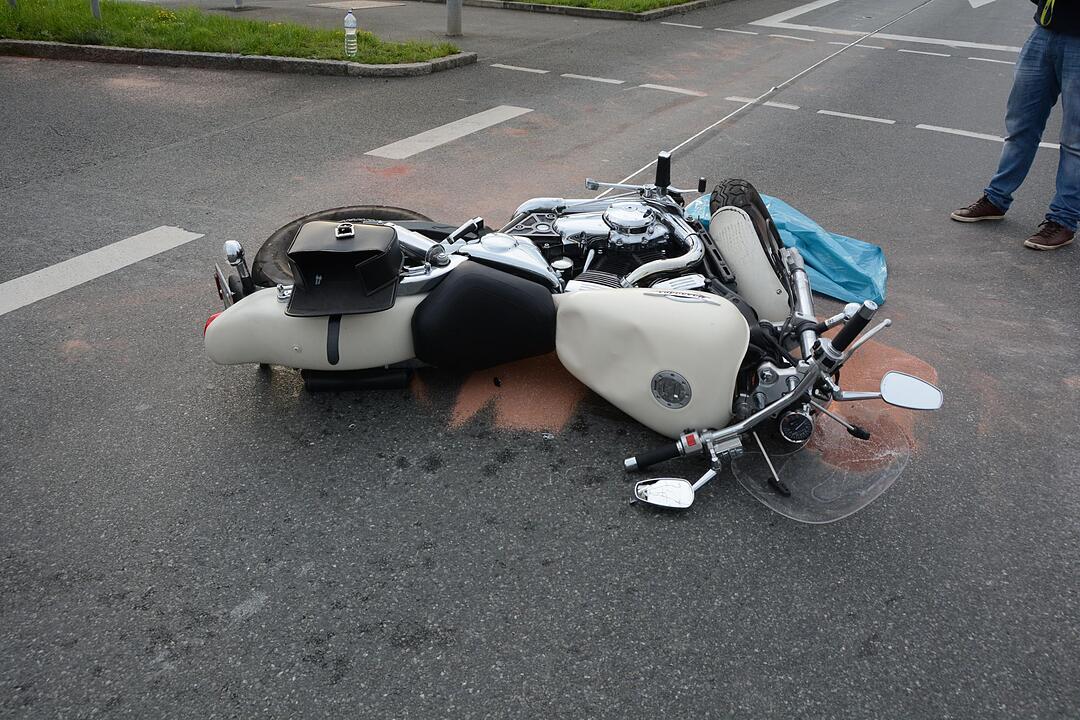 Kreis Kulmbach: Lkw-Fahrer übersieht Motorradfahrerin bei Wirsberg