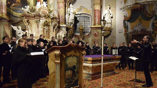 Das  "Vocalconsort Leipzig" mit seinem Dirigenten Gregor Meyer begeisterte in der Basilika Vierzehnheiligen. Andreas Welz