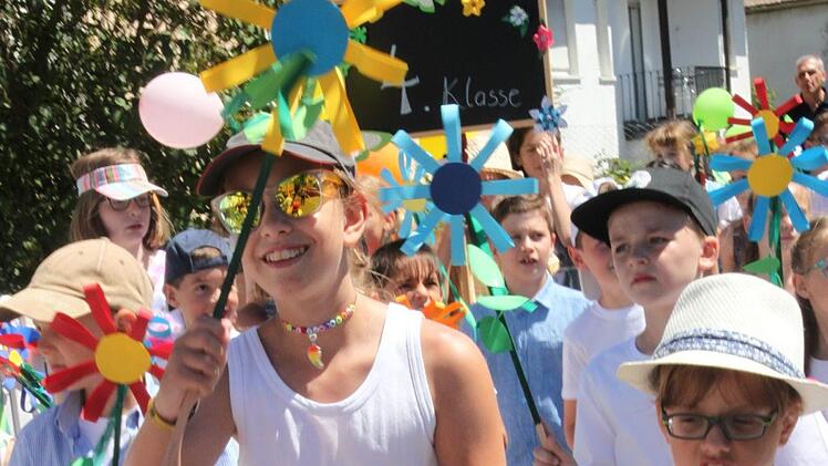 Impressionen vom Burghaiger Wiesenfest Foto: Stephan Stöckel