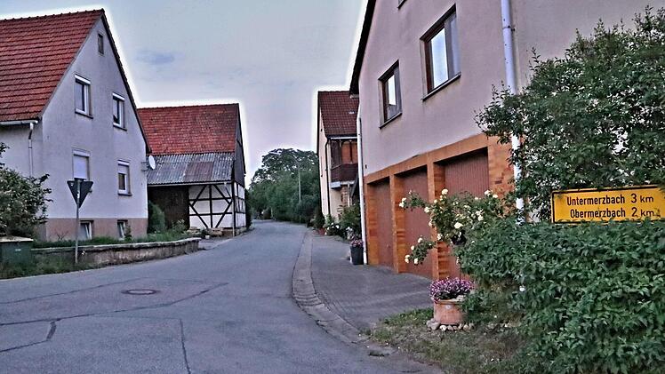 Diese Ortsstraße in Wüstenwelsberg soll für über 3000 Euro ausgebessert werden.Helmut Will