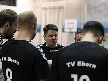 Das Eberner Team nimmt eine Auszeit.  Foto: sportpress